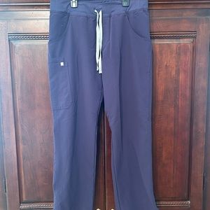 FIGS SCRUB PANTS IN THE COLOR PURPLE SHADOW